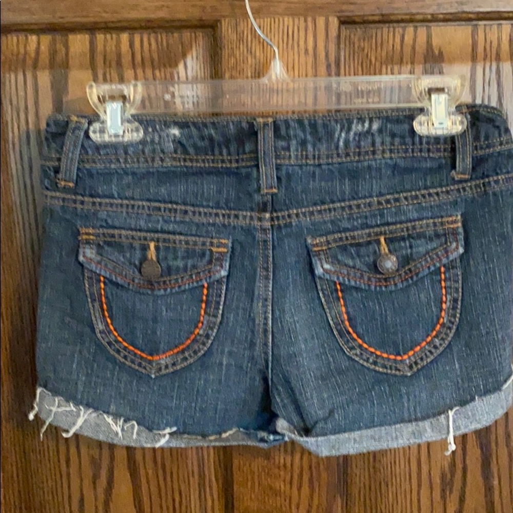 Shorts - Picture 3 of 3